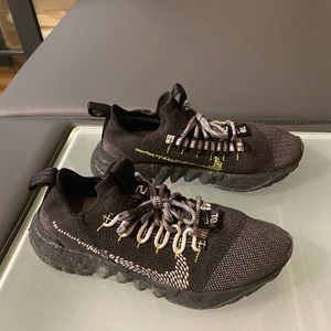 Nike Space Hippie 01 Sneakers